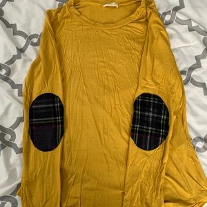 NWOT yellow shirt with Cute Elbow Pads Size Medium